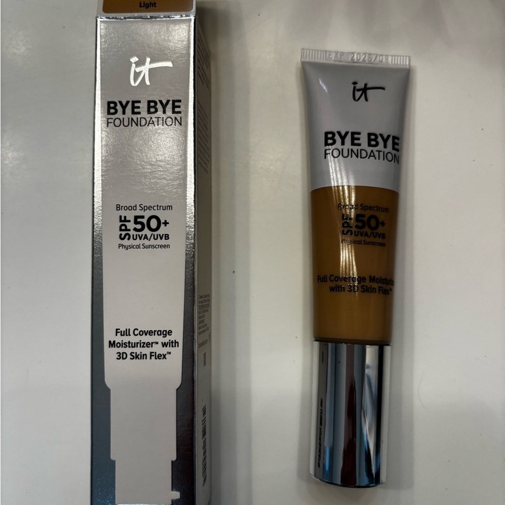 IT Cosmetics Bye Bye Foundation - Medium Tan